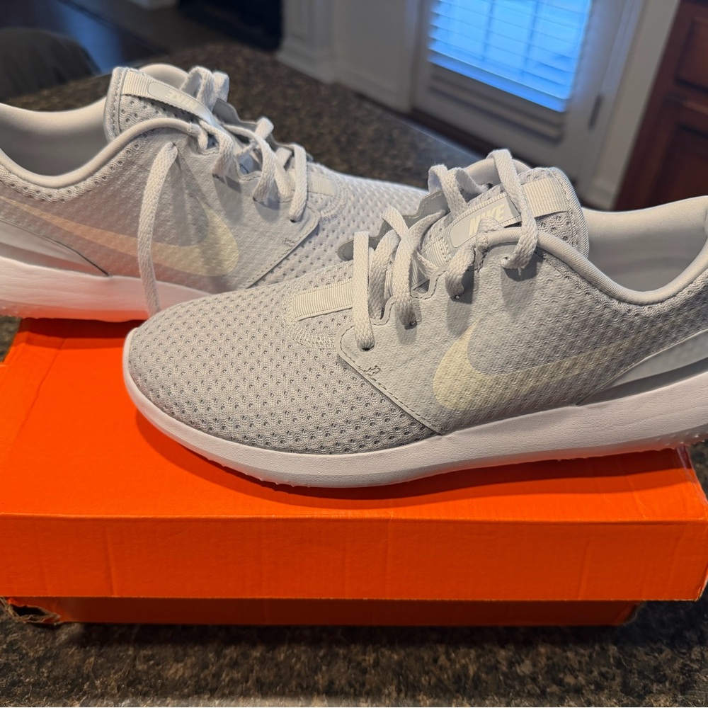 Women’s Nike Roshe Golf shoes